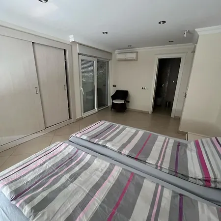 Luxury Private In Lägenhet